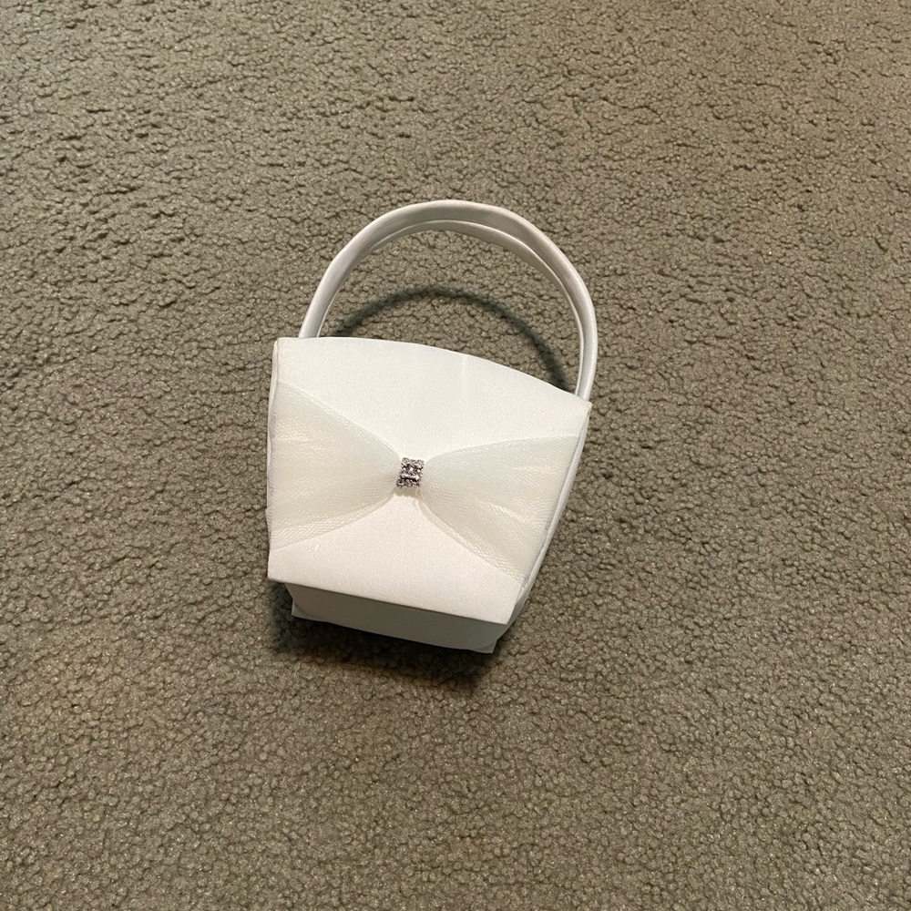 Flower girl basket
